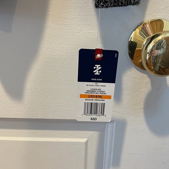 Boys Izod sweater. Brand new!!! Size Large - Picture 2 of 5